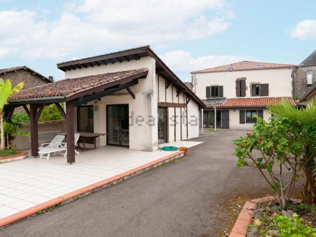 Maison, Aire sur l&apos Adour