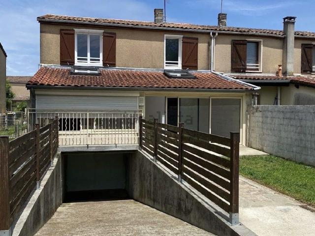 Maison, Aire sur l&apos Adour