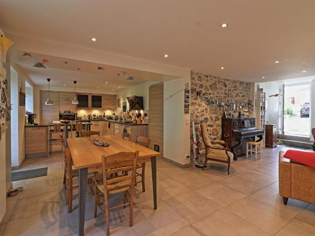 Maison Alby Sur Chéran, 5 chambres, 2 terrasses, garage et jardin