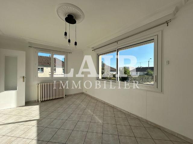 Maison Alencon 4 pièce s 86.68 m2 REF 15467