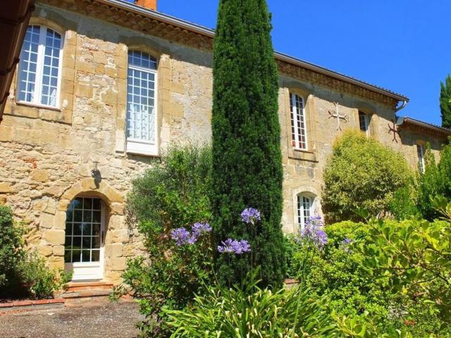 Maison, Algans