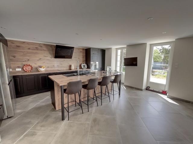 Maison, Allas Champagne