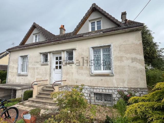 Maison, Alluyes