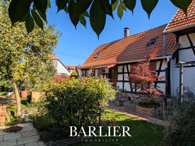 Maison alsacienne avec dépendances bâtie sur un terrain de 4 ares 39