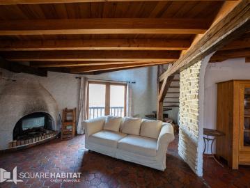 Apt T4 + garage + locaux commerciaux