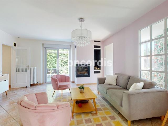 Propriété pleine de surprises ! 200m² Favières