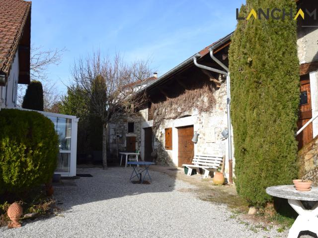 Maison appartement T3 Corps de ferme mitoyen