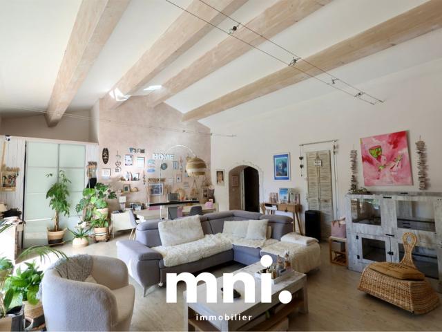 Maison + Appartement Terrain 1700 m2 Piscine 277m² Ollioules