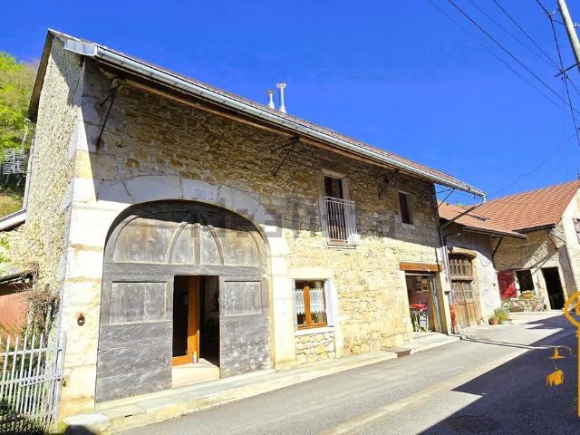 Maison, Artemare