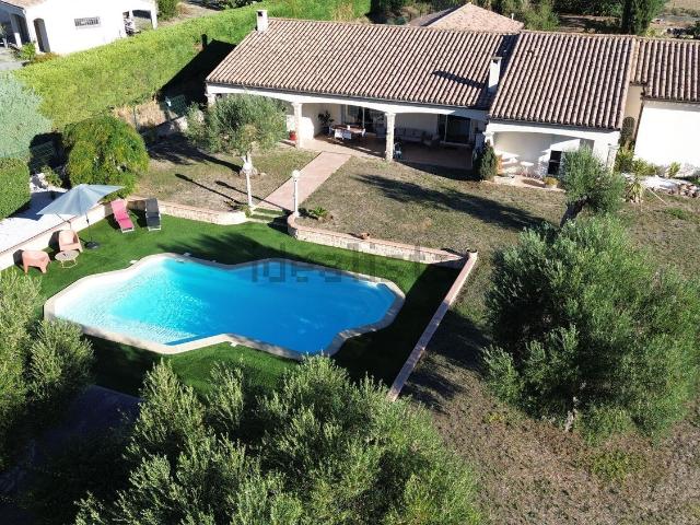 Maison, Arzens