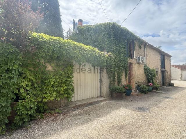 Maison, Arzens