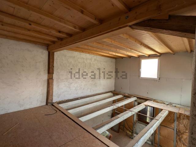 Maison, Arc sous Cicon