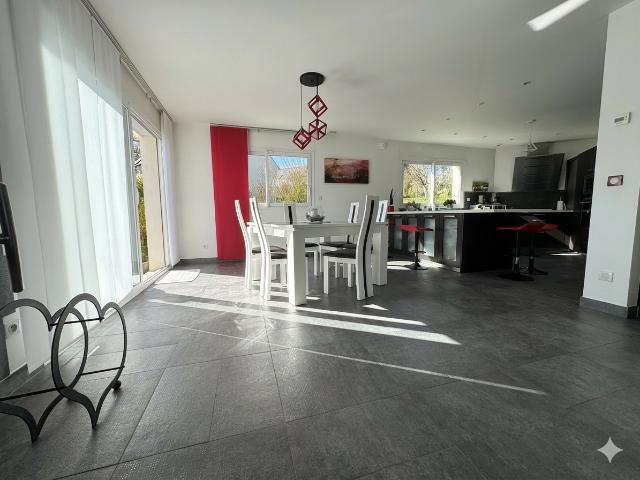 Maison architecte 210 m2 Volumes, lumière et cadre exceptionnel