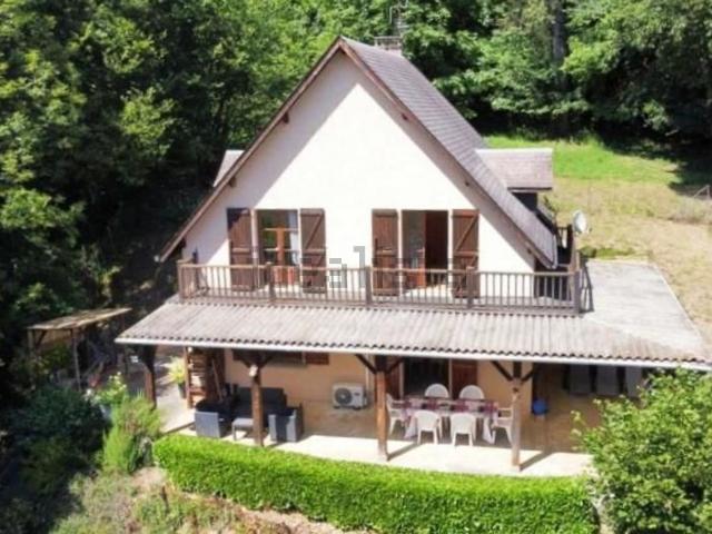 Maison, Argut Dessous