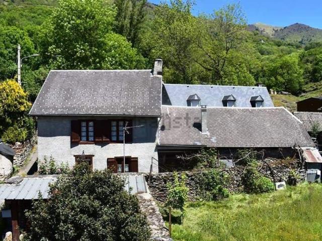 Maison, Argut Dessous