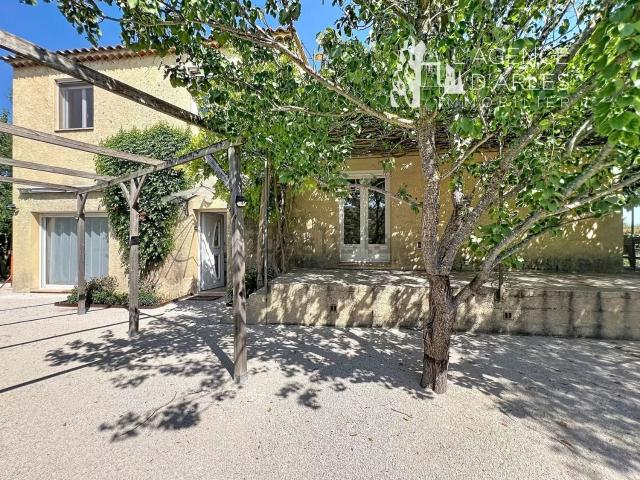 Maison, Arles