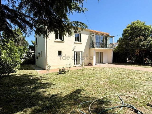 Maison, Arles