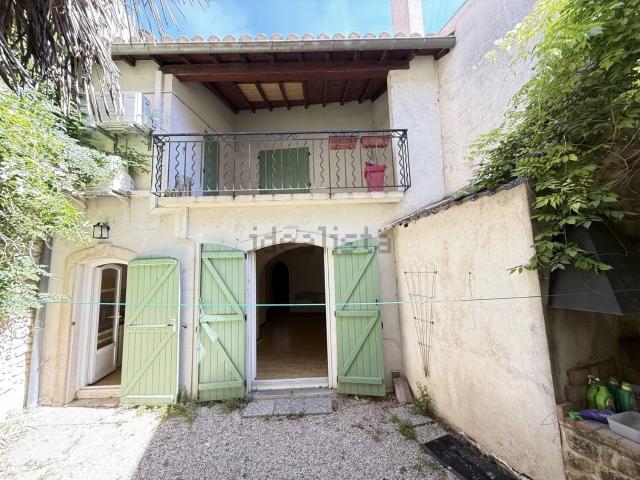 Maison, Arles