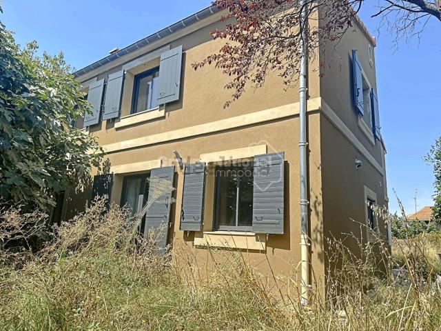 Maison, Arles