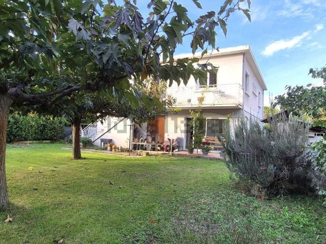 Maison, Arles
