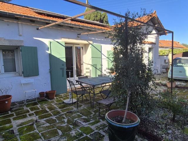 Maison, Arles