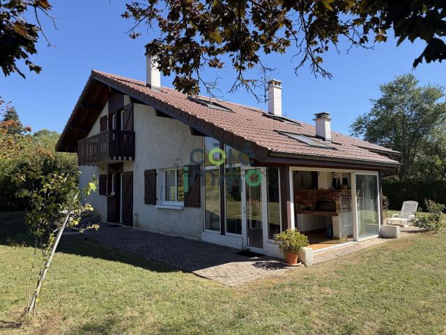 Maison, Armoy