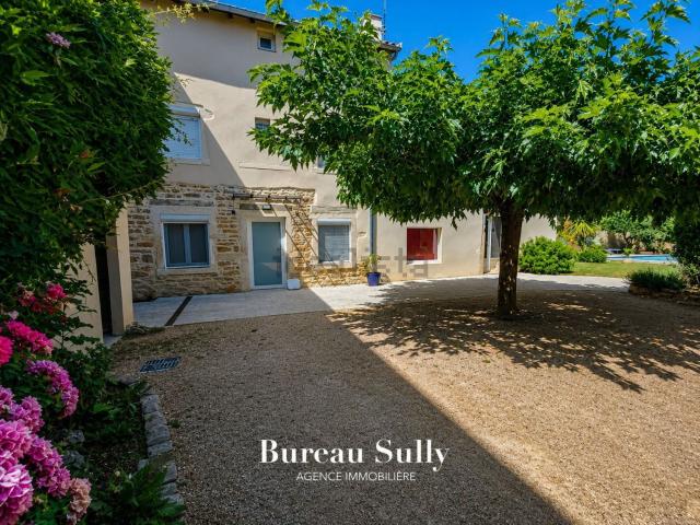 Maison, Arnas