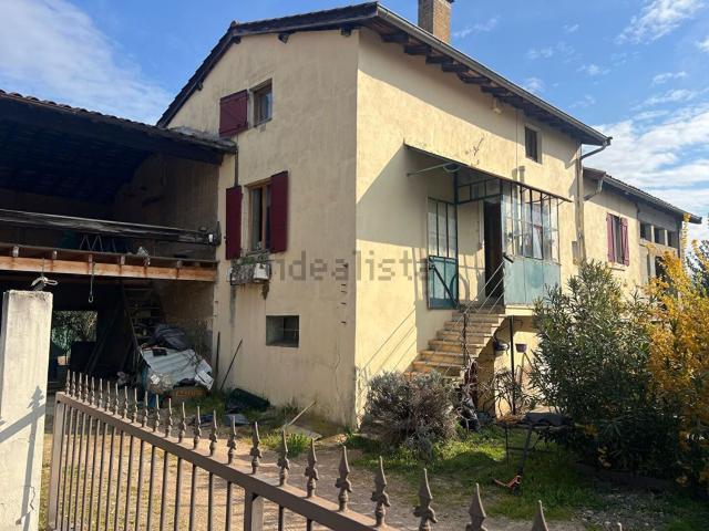 Maison, Arnas