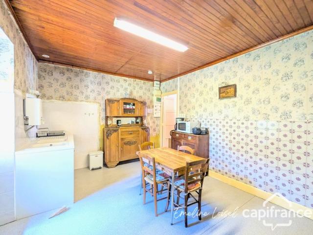 Maison atypique avec jardin 80m² de dépendances cour abritée Saint Martin en Vercors 26420