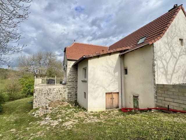 Maison atypique dans la vallée du Lot 160m² Saujac