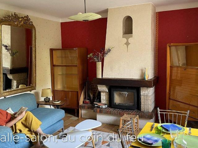 Maison atypique dans son jardin clos