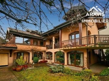 Maison atypique de 266 m2, lumière et calme absolu 266m² Annecy le Vieux