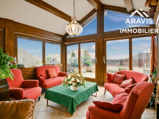 Maison atypique de 266 m2, lumière et calme absolu 266m² Annecy le Vieux