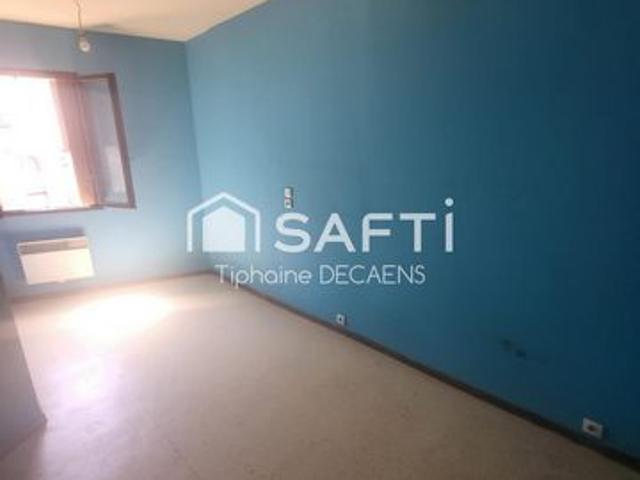 Maison Atypique sur 3 niveaux, Hyper centre, ideal investisseur ou 1er Achat. Travaux a Prévoir