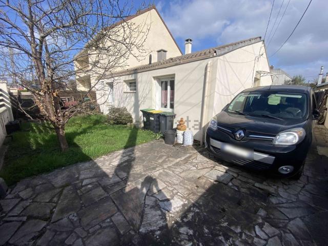 Maison, Athis Mons