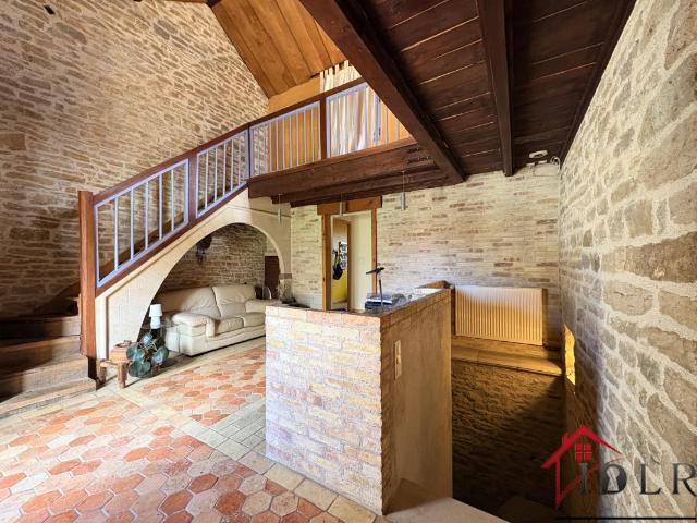 MAISON AUTHENTIQUE 5 pièces de 200m2
