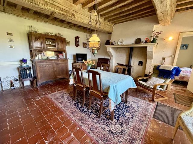 Maison authentique avec un grand terrain à vendre près d'Anost, Morvan