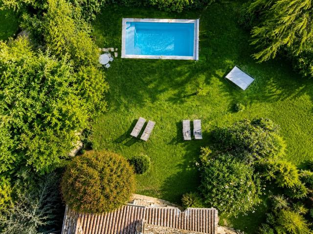 Maison authentique en pierre Mas Les Romarins avec un magnif. 229m² La Bruguière