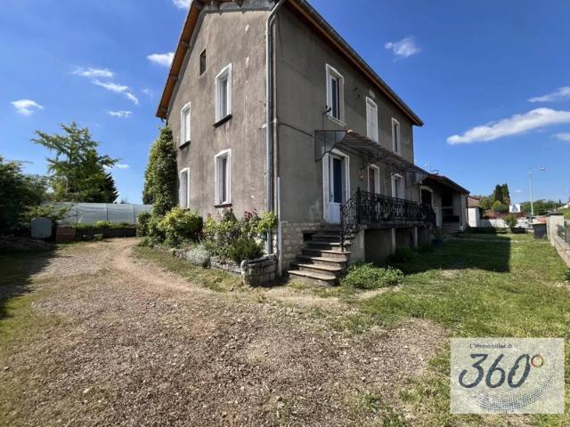 Maison authentique, proche des commodités !