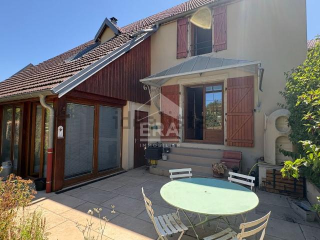 Maison, Authume