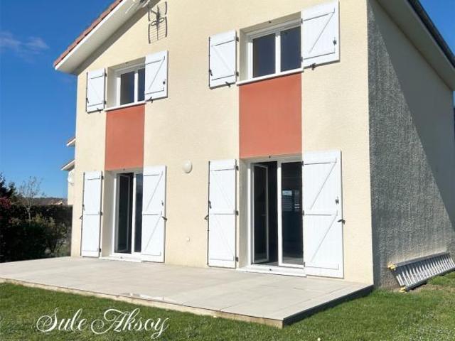 Maison autonome en production energetique, de 120 m² – 3 4 chambres – Vue Pyrénées – PMR – Maubourguet 65