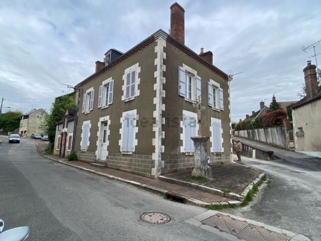 Maison, Autry le Châtel