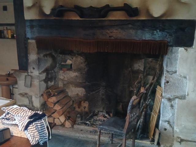 MAISON AUVERGNATE A RENOVER