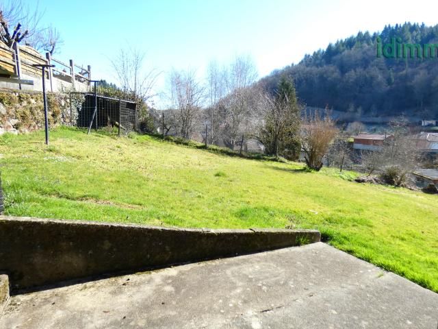 MAISON AUVERGNATE EN PIERRE