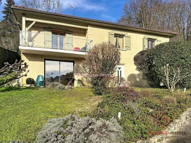 Maison aux beaux volumes dans une impasse au calme