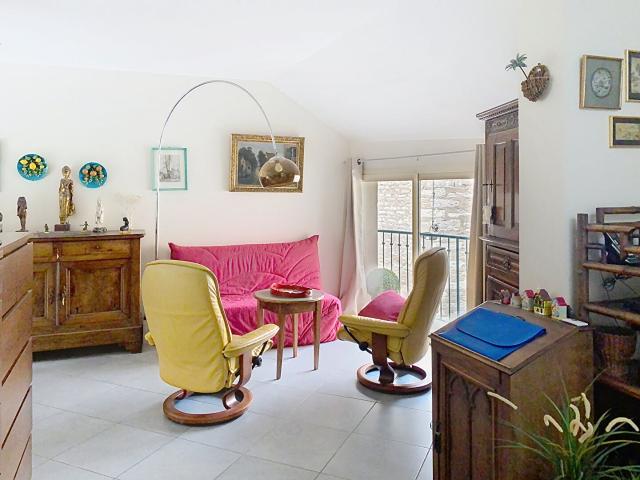 Maison Auxey duresses 5 pièce s de 112 M2 + Dépendances 154 M2