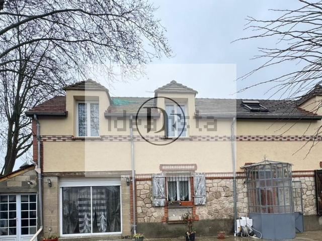 Maison, Auxy