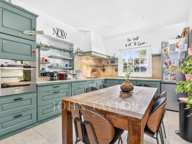 Maison au cœur d’un écrin de nature préservée – Marseille 13. 172m² Marseille 13ème