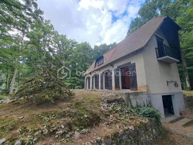 Maison au cœur d'une parcelle boisée – Coup de cœur assuré !
