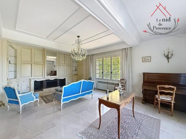 Maison au coeur du village avec vue sur le Mont Ventoux 170m² Saint Saturnin lès Avignon